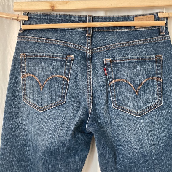 Levi's The Original Jean, Mid-Rise Straight leg, Size 6, mint condition! - Picture 12 of 16